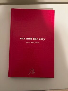 Sex and the city kiss and Tell Amy sohn hardcover book